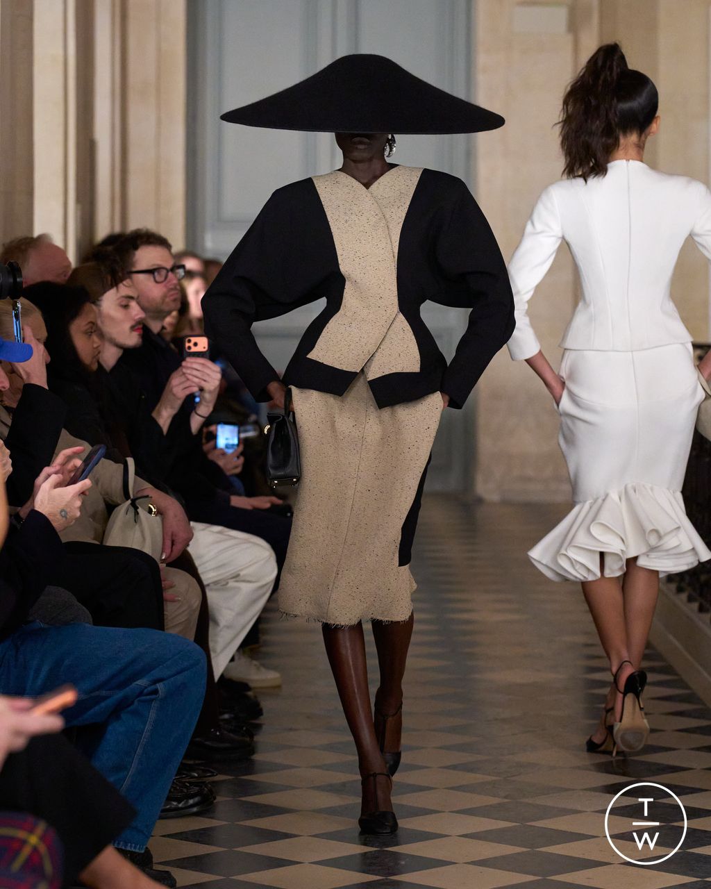 Fashion Week Paris Fall/Winter 2026 look 3 from the Jacquemus collection menswear