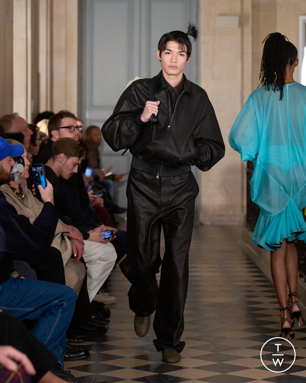 Fashion Week Paris Fall/Winter 2026 look 34 de la collection Jacquemus menswear