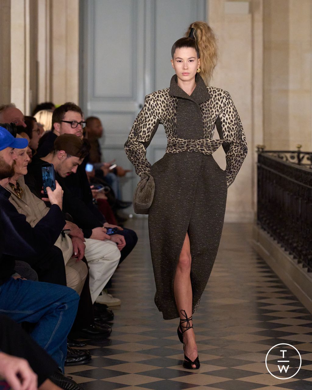 Fashion Week Paris Fall/Winter 2026 look 35 de la collection Jacquemus menswear