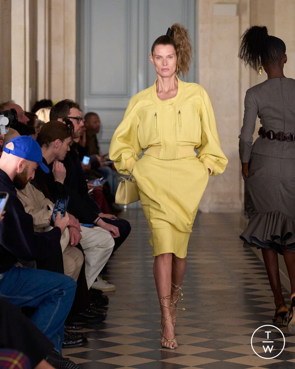 Fashion Week Paris Fall/Winter 2026 look 38 from the Jacquemus collection menswear