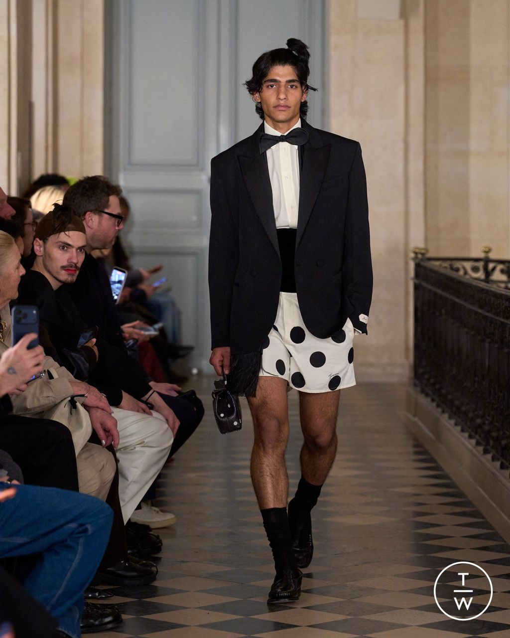 Fashion Week Paris Fall/Winter 2026 look 44 de la collection Jacquemus menswear