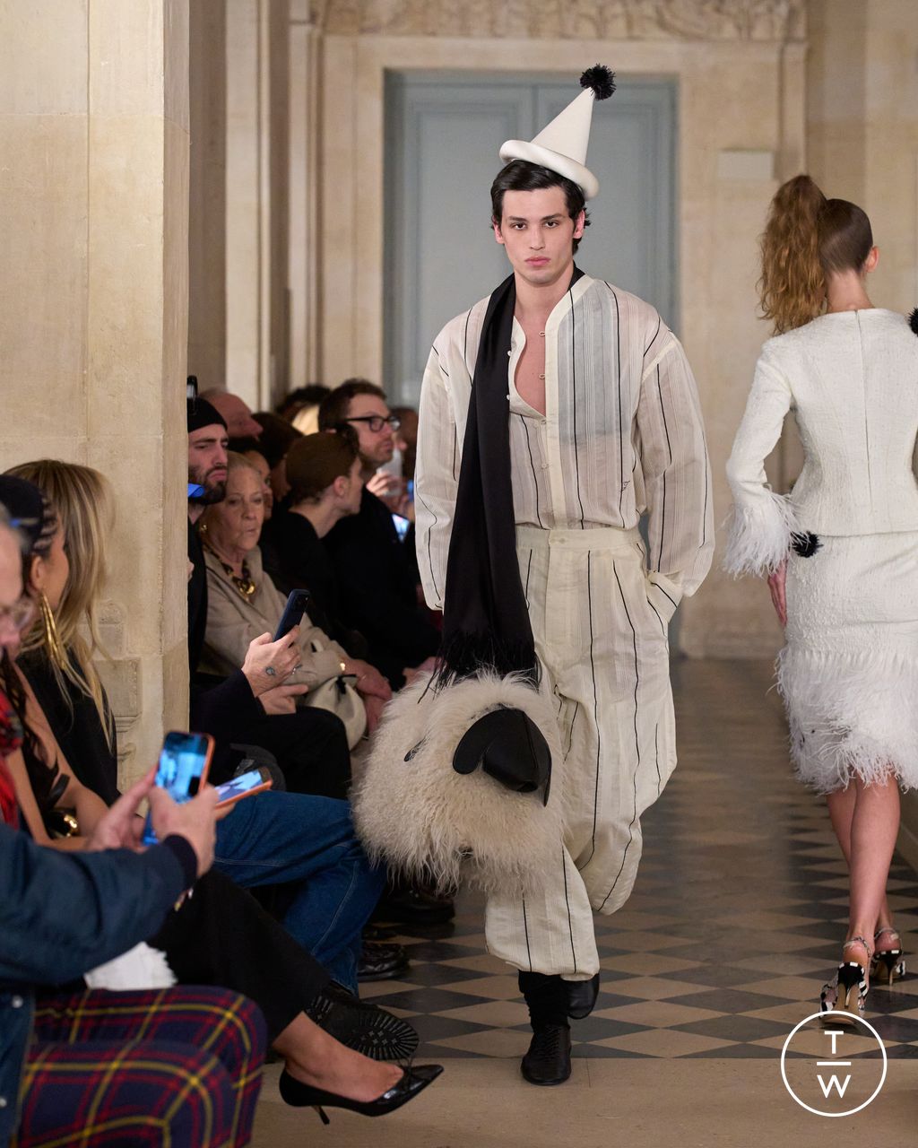 Fashion Week Paris Fall/Winter 2026 look 48 from the Jacquemus collection menswear