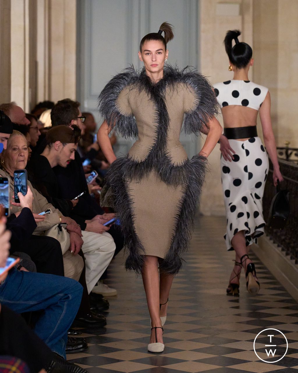 Fashion Week Paris Fall/Winter 2026 look 49 from the Jacquemus collection 男装