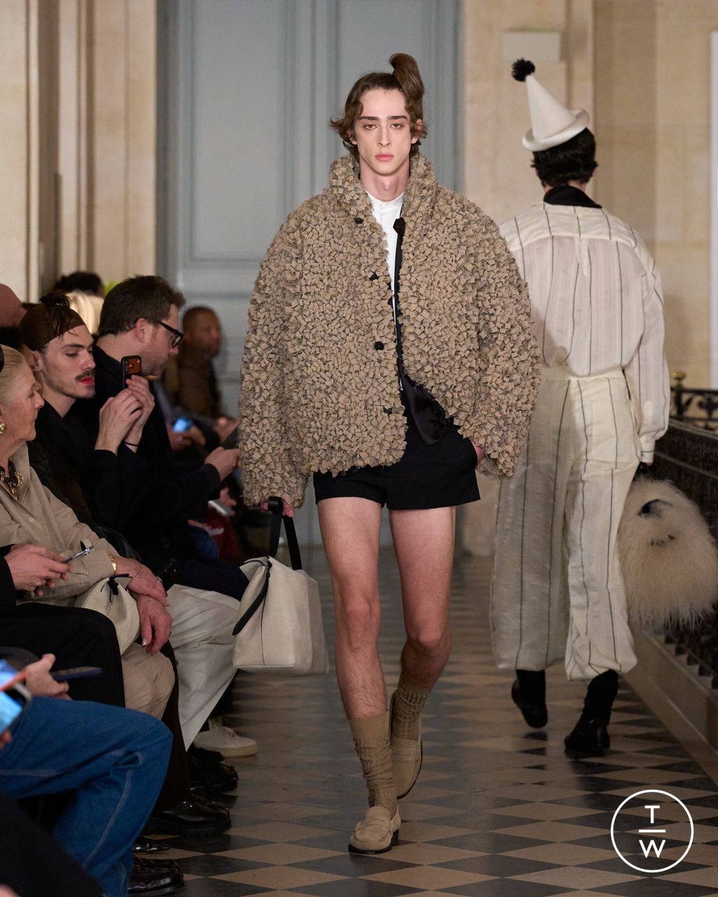 Fashion Week Paris Fall/Winter 2026 look 50 from the Jacquemus collection menswear