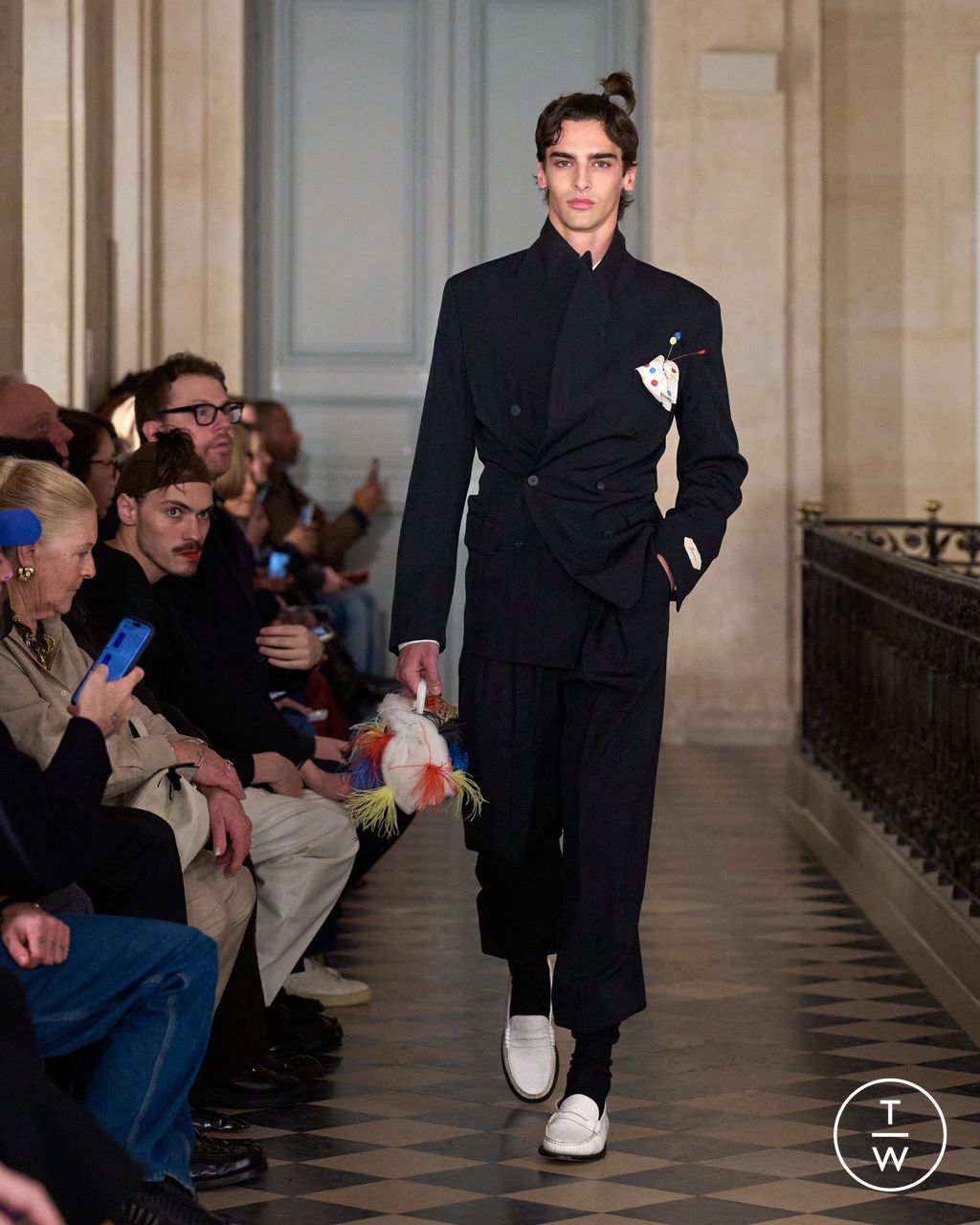 Fashion Week Paris Fall/Winter 2026 look 57 from the Jacquemus collection menswear