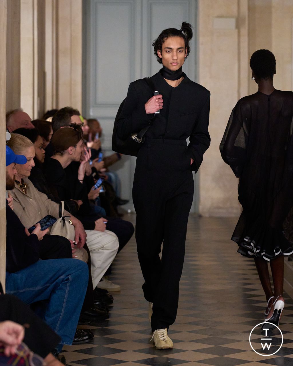 Fashion Week Paris Fall/Winter 2026 look 6 from the Jacquemus collection menswear