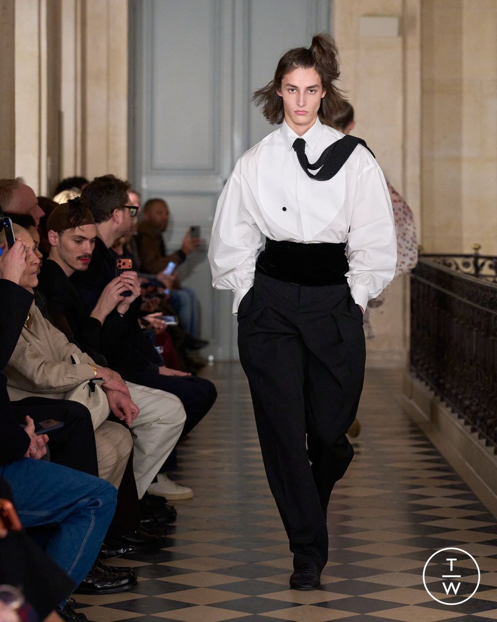 Fashion Week Paris Fall/Winter 2026 look 68 from the Jacquemus collection menswear