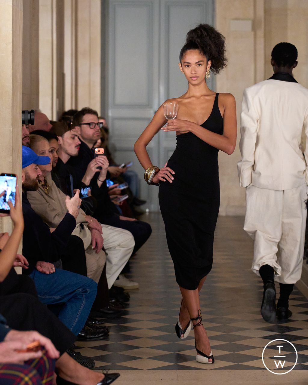 Fashion Week Paris Fall/Winter 2026 look 71 from the Jacquemus collection menswear