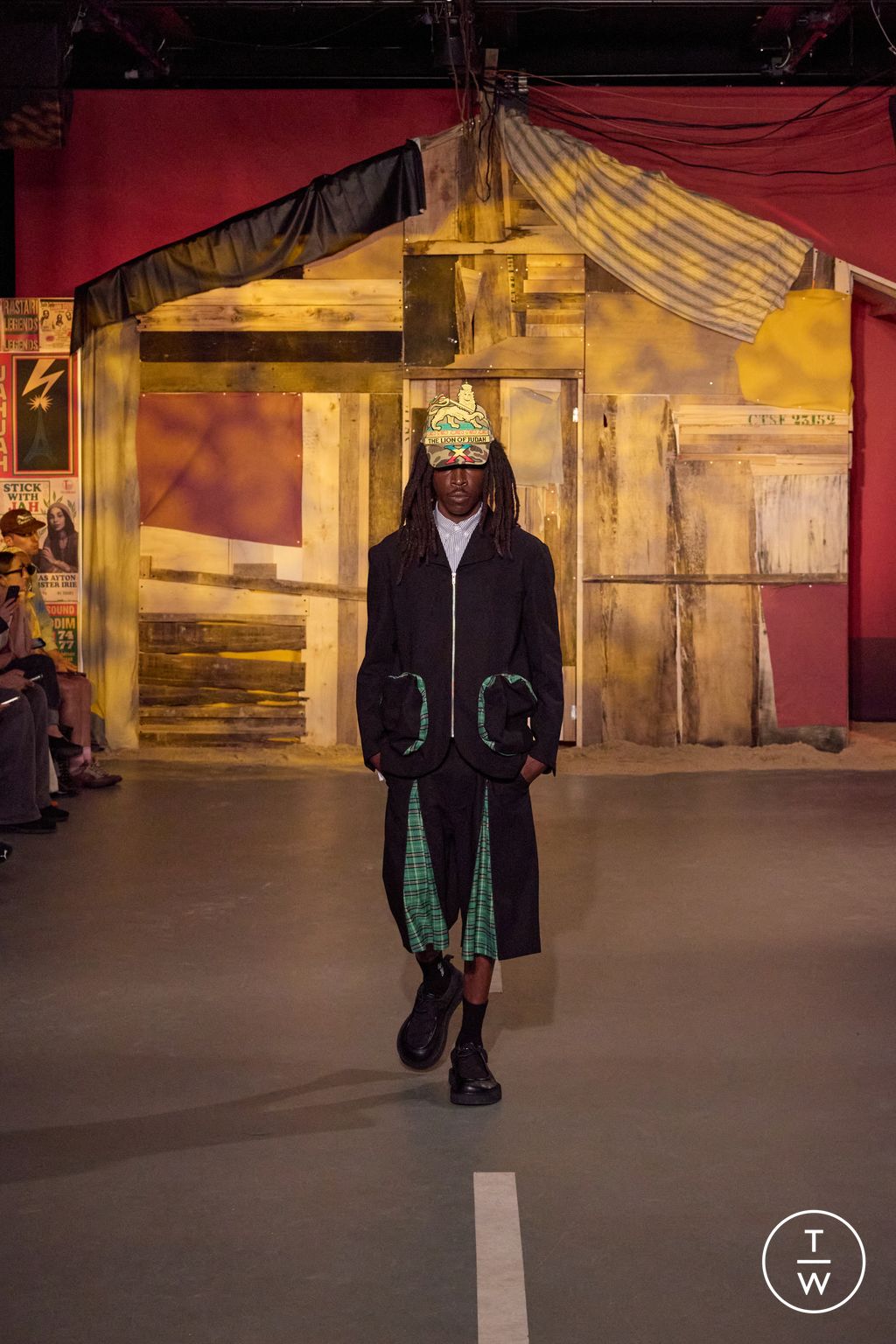 Fashion Week Paris Spring/Summer 2026 look 2 de la collection JAH JAH menswear