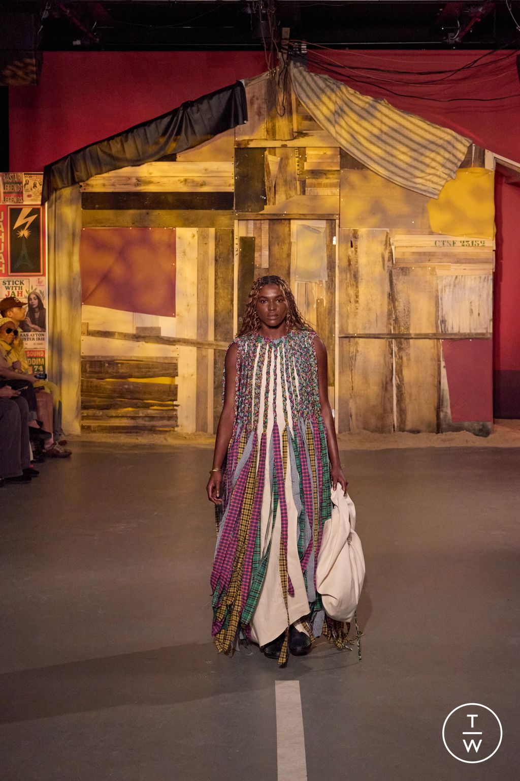 Fashion Week Paris Spring/Summer 2026 look 10 from the JAH JAH collection menswear