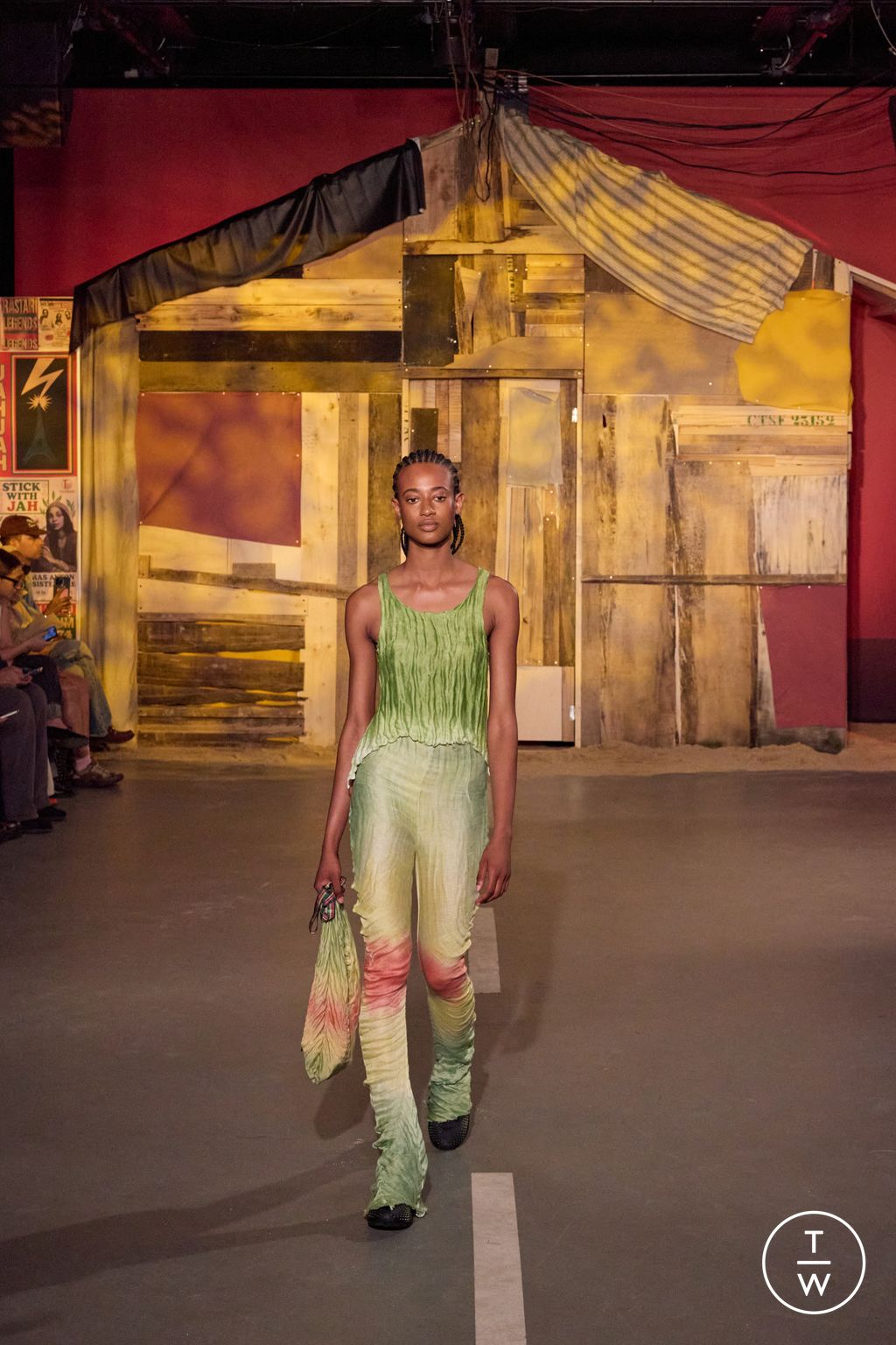 Fashion Week Paris Spring/Summer 2026 look 14 from the JAH JAH collection menswear