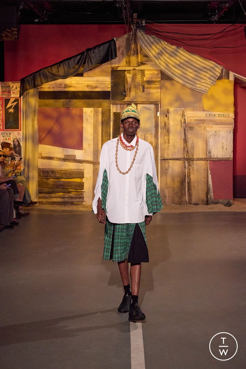 Fashion Week Paris Spring/Summer 2026 look 19 de la collection JAH JAH menswear
