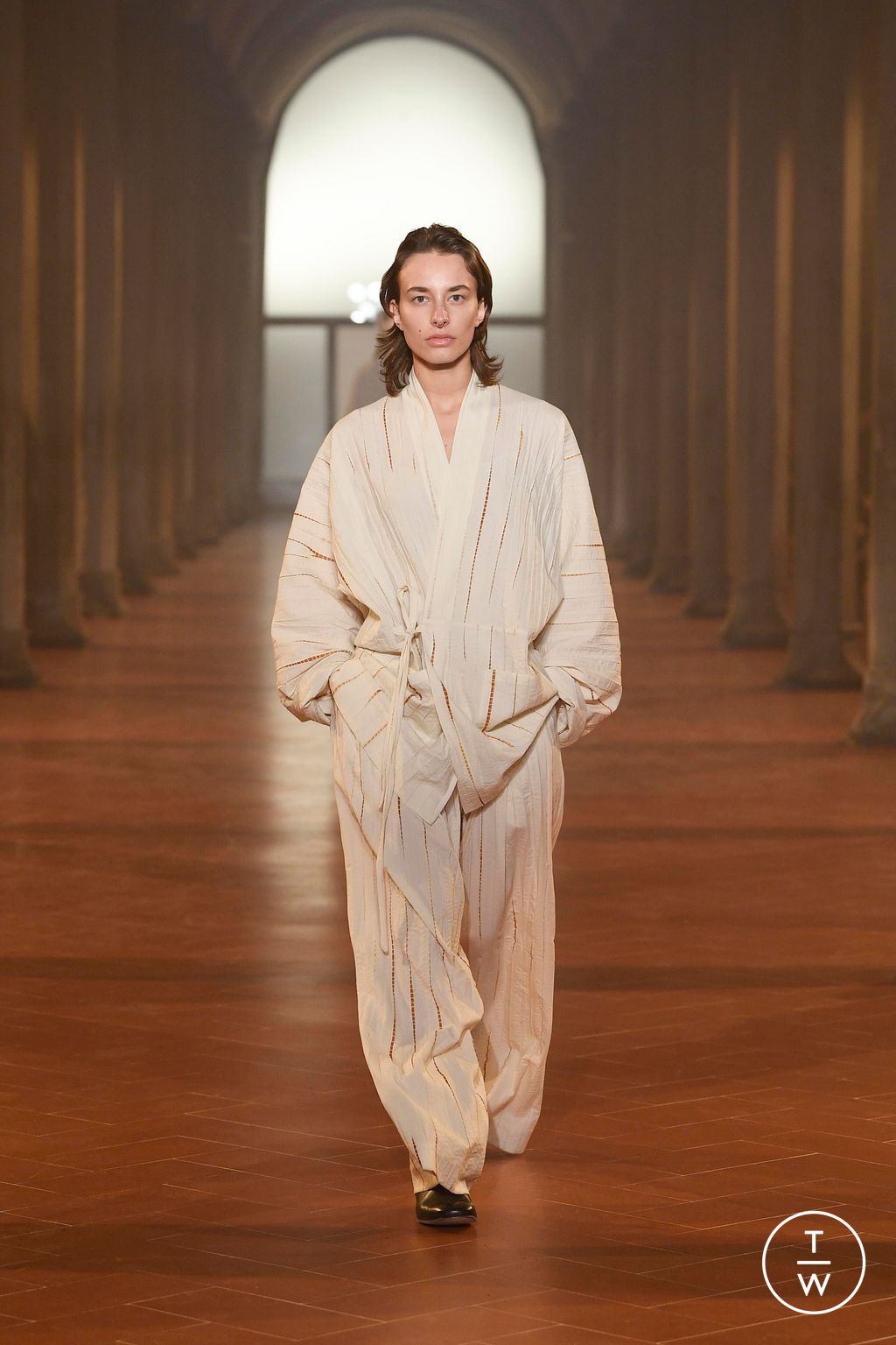 Fashion Week Florence - Pitti Fall/Winter 2023 look 5 de la collection Jan-Jan Van Essche menswear