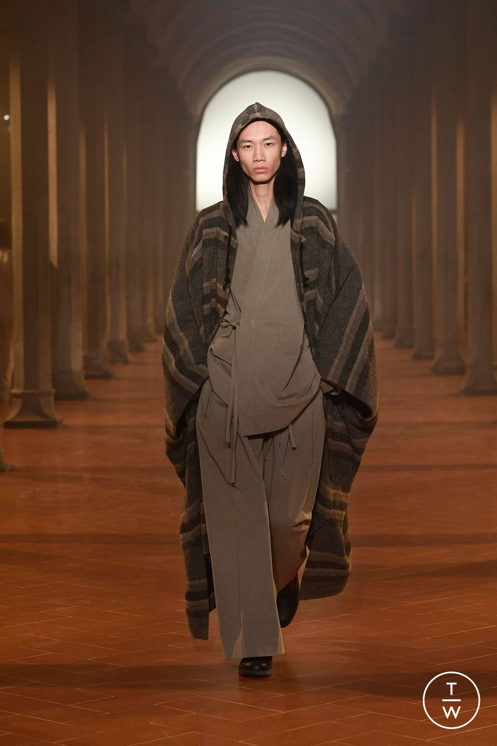 Fashion Week Florence - Pitti Fall/Winter 2023 look 7 de la collection Jan-Jan Van Essche menswear