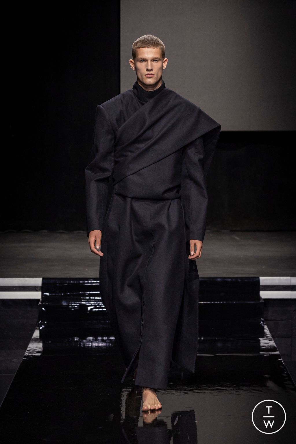 Fashion Week Paris Spring-Summer 2025 look 22 de la collection Saudi 100 menswear