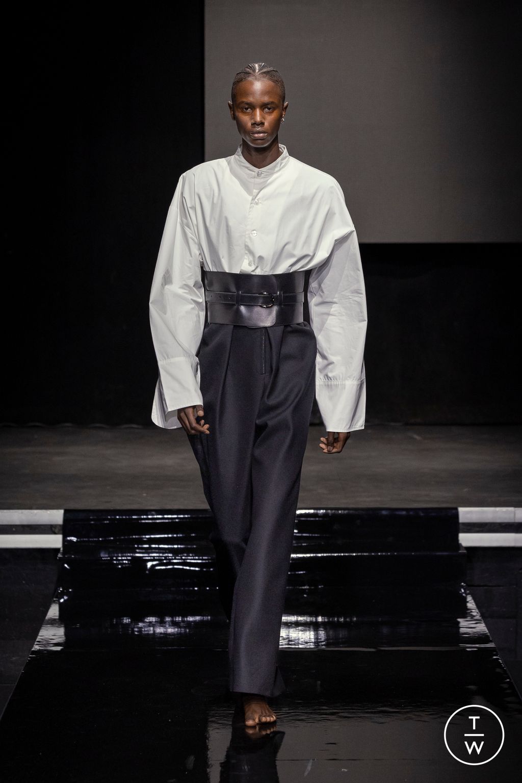 Fashion Week Paris Spring-Summer 2025 look 2 from the KML - Saudi 100 collection 男装