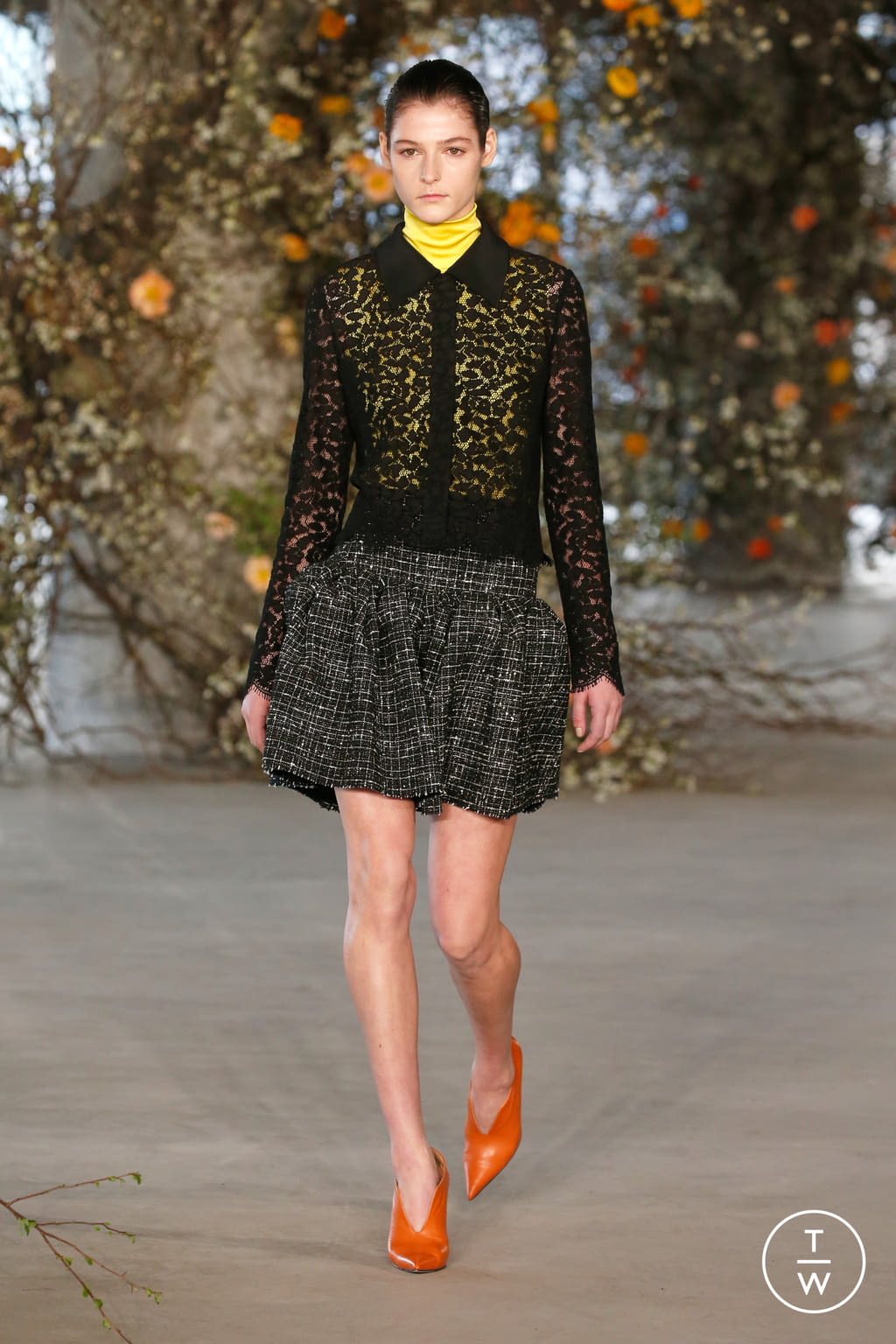 Fashion Week New York Fall/Winter 2022 look 21 from the Jason Wu collection womenswear