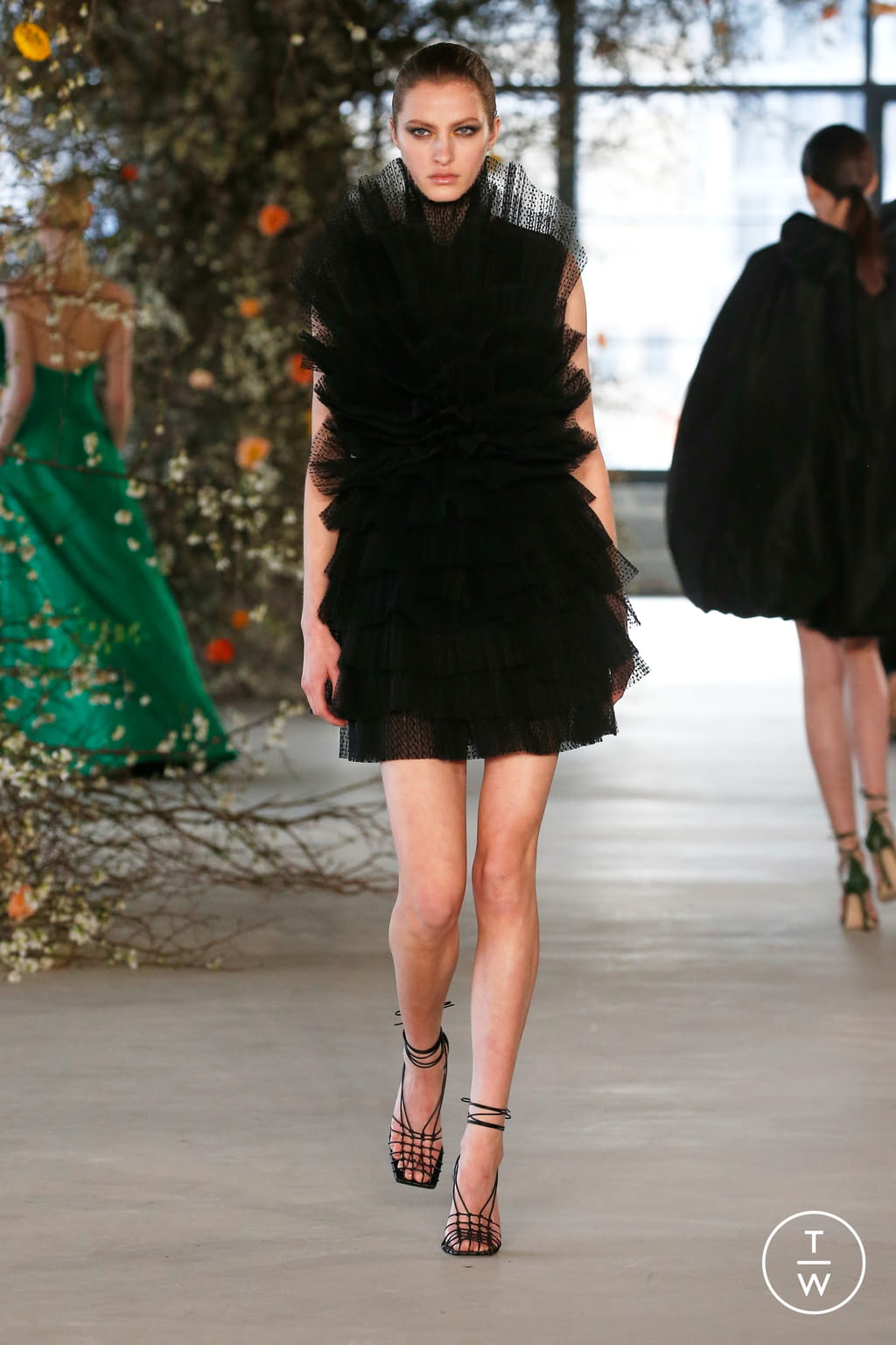 Fashion Week New York Fall/Winter 2022 look 35 from the Jason Wu collection womenswear
