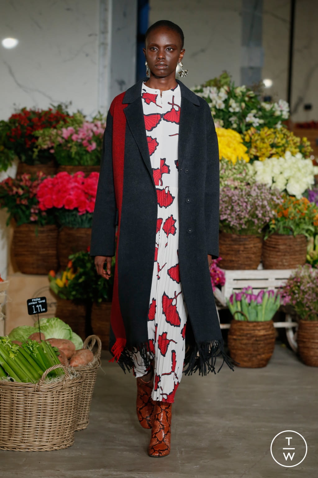 Fashion Week New York Fall/Winter 2021 look 7 from the Jason Wu collection womenswear