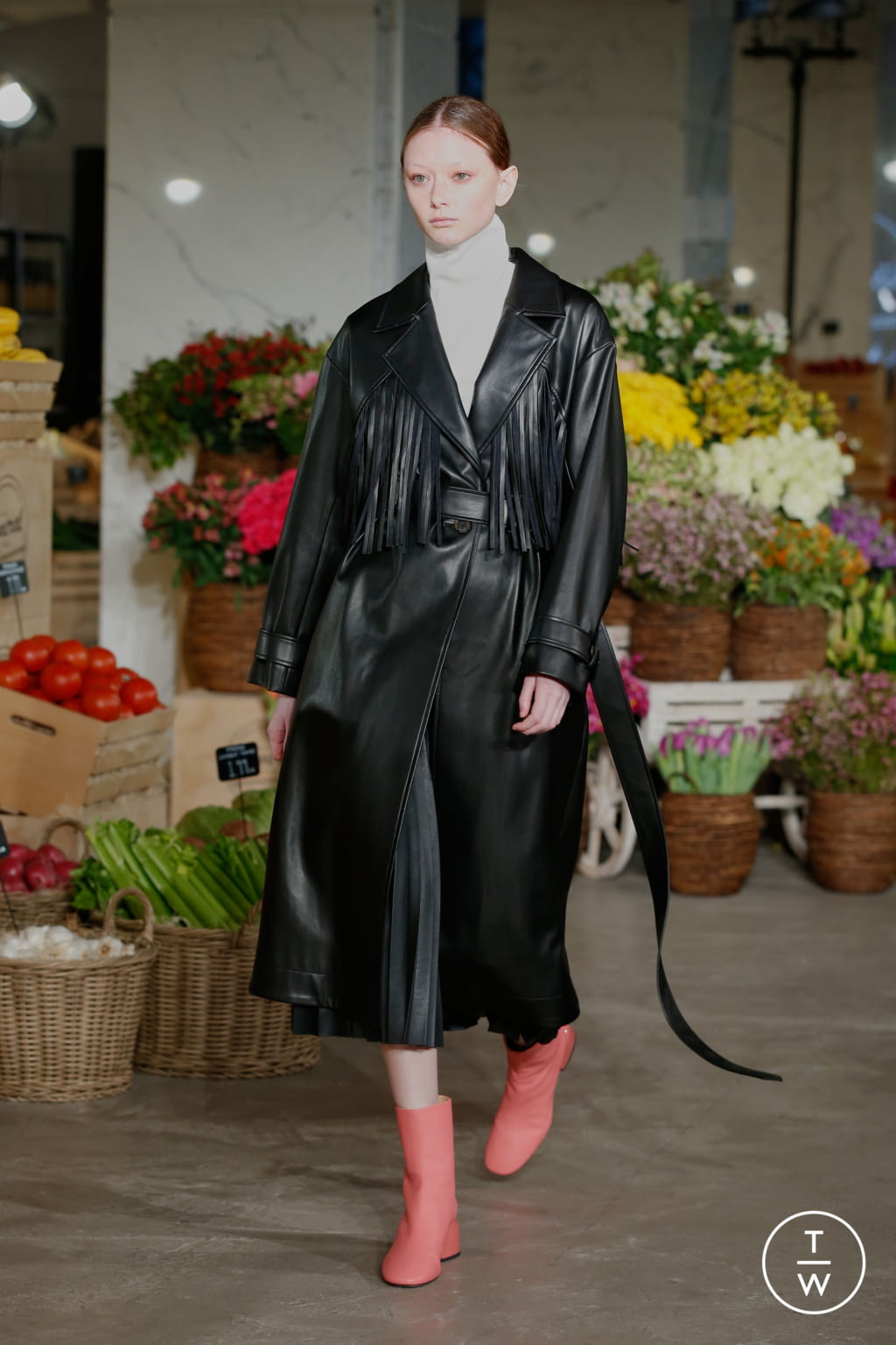 Fashion Week New York Fall/Winter 2021 look 34 from the Jason Wu collection 女装