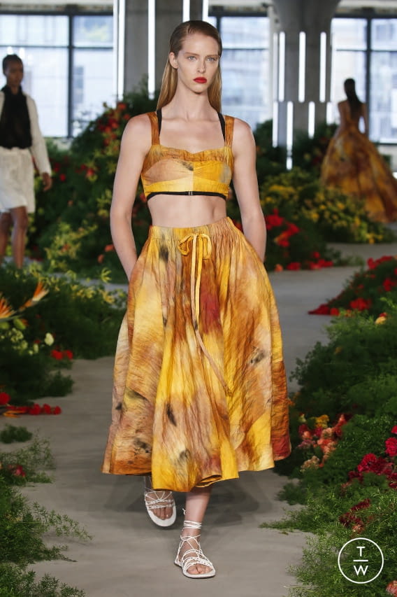 Fashion Week New York Spring/Summer 2022 look 16 de la collection Jason Wu womenswear