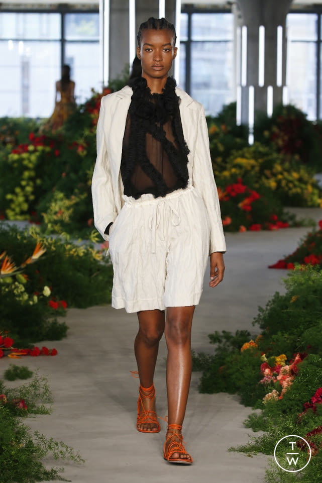Fashion Week New York Spring/Summer 2022 look 17 de la collection Jason Wu womenswear