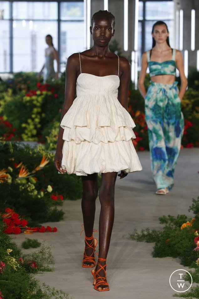 Fashion Week New York Spring/Summer 2022 look 19 de la collection Jason Wu womenswear