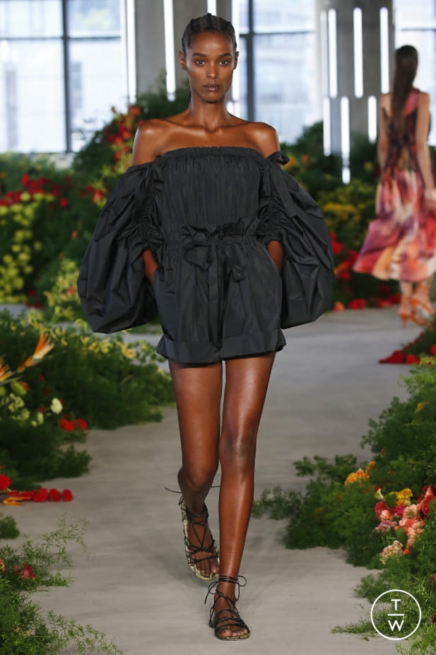 Fashion Week New York Spring/Summer 2022 look 31 from the Jason Wu collection womenswear