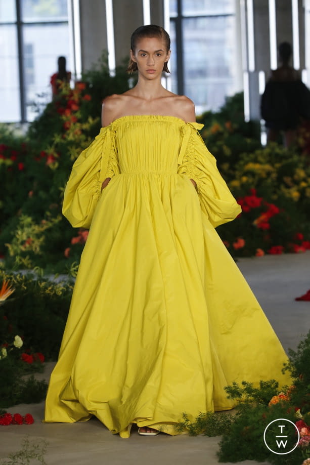 Fashion Week New York Spring/Summer 2022 look 33 de la collection Jason Wu womenswear
