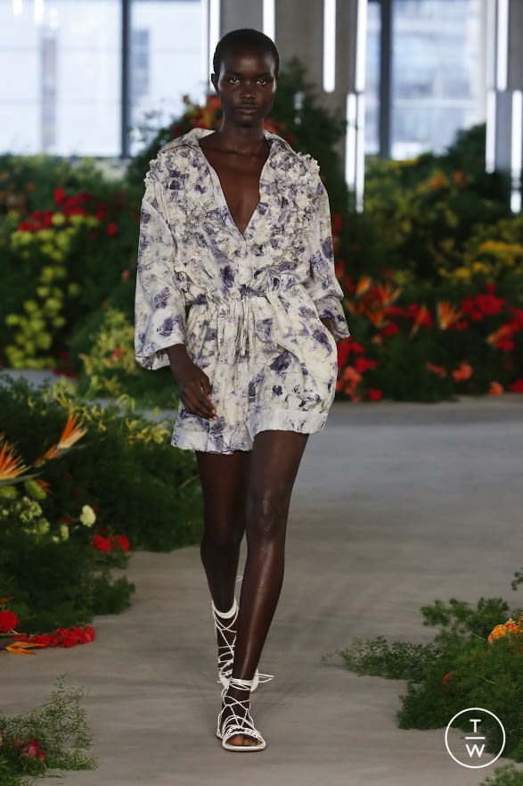 Fashion Week New York Spring/Summer 2022 look 5 de la collection Jason Wu womenswear