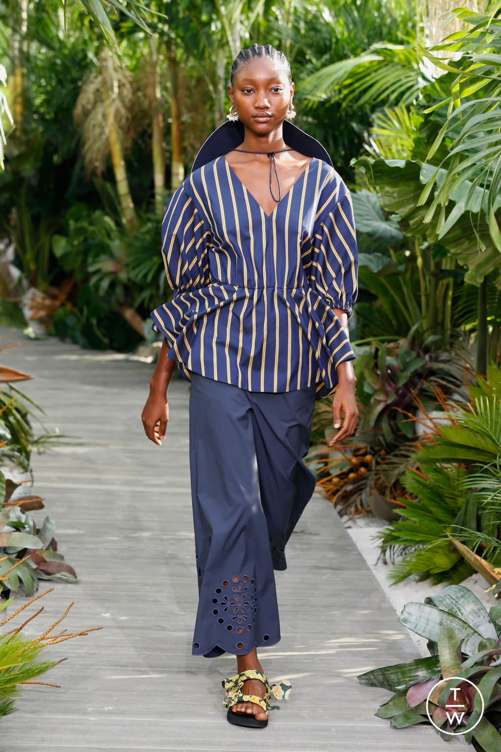 Fashion Week New York Spring/Summer 2021 look 26 from the Jason Wu collection womenswear