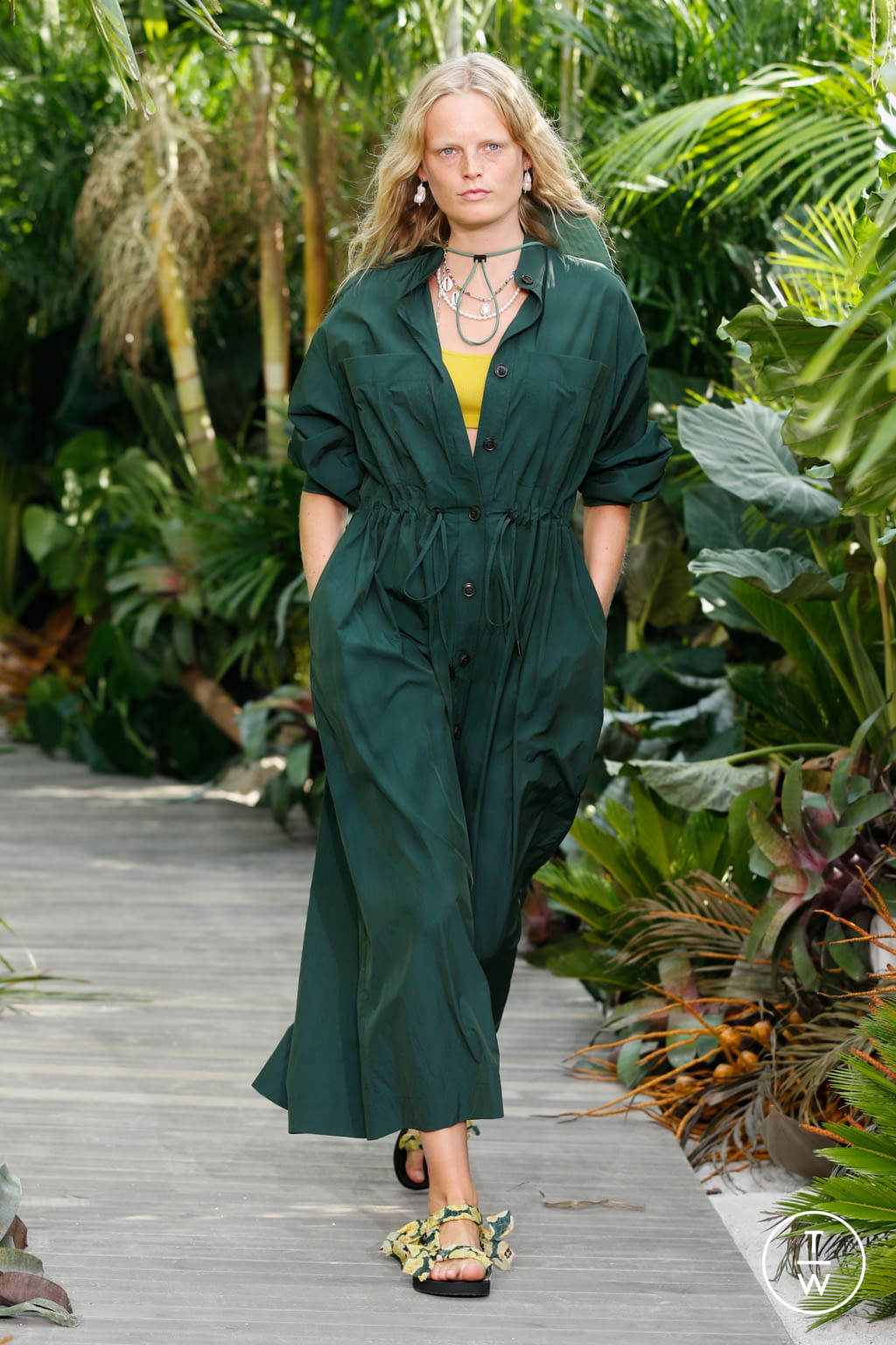 Fashion Week New York Spring/Summer 2021 look 34 from the Jason Wu collection 女装