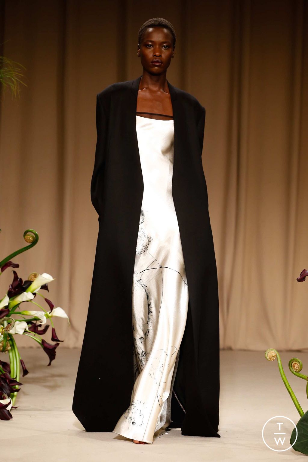 Fashion Week New York Fall/Winter 2023 look 9 de la collection Jason Wu womenswear