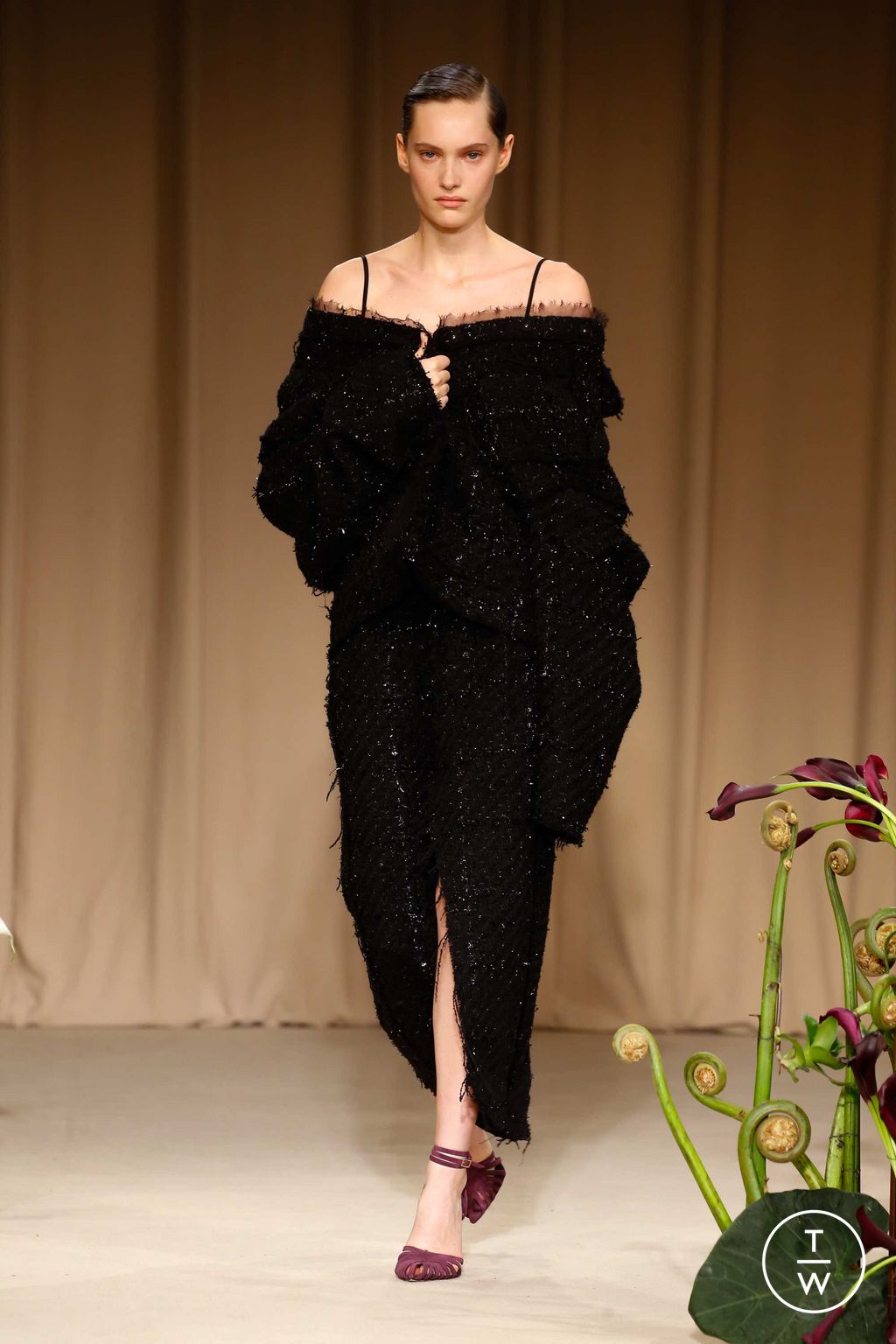 Fashion Week New York Fall/Winter 2023 look 10 from the Jason Wu collection womenswear