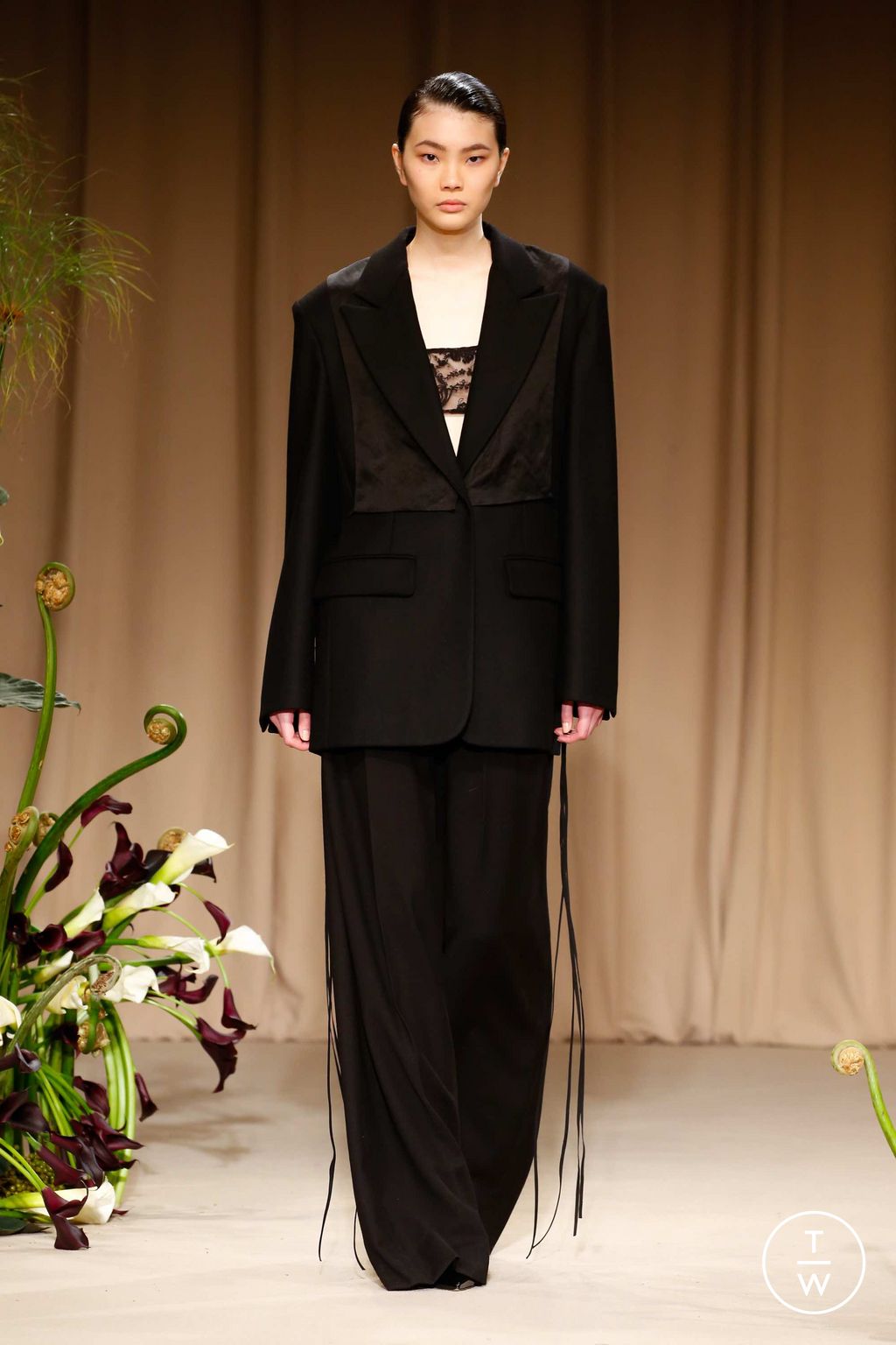 Fashion Week New York Fall/Winter 2023 look 12 from the Jason Wu collection womenswear