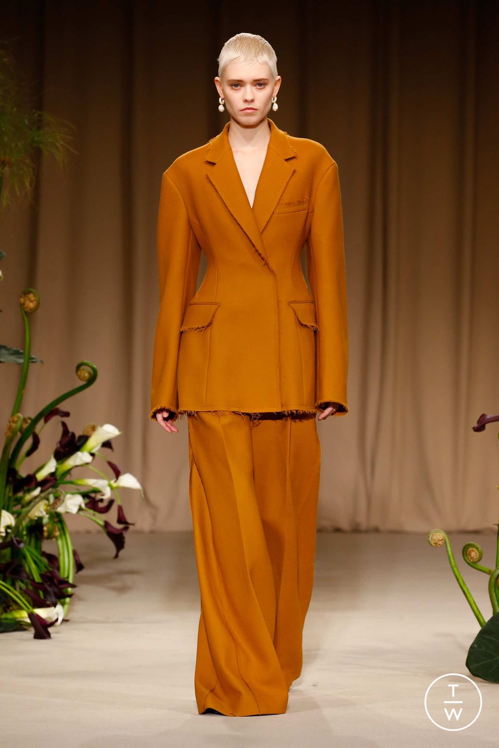 Fashion Week New York Fall/Winter 2023 look 20 from the Jason Wu collection womenswear