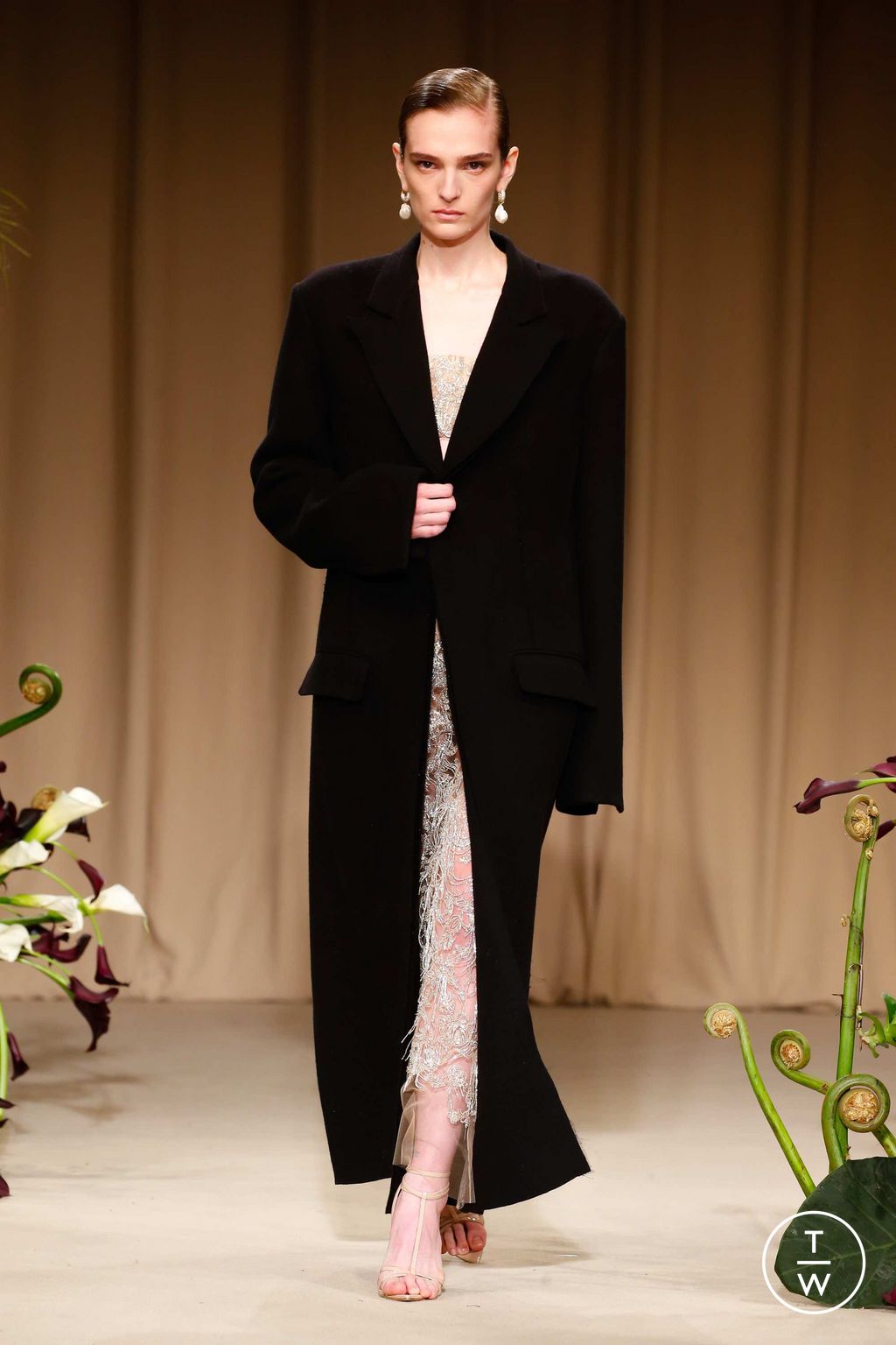 Fashion Week New York Fall/Winter 2023 look 36 de la collection Jason Wu womenswear