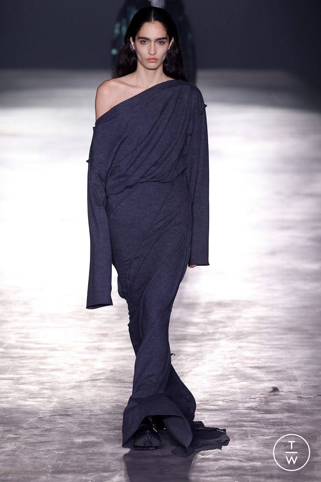 Fashion Week New York Fall/Winter 2024 look 1 de la collection Jason Wu womenswear