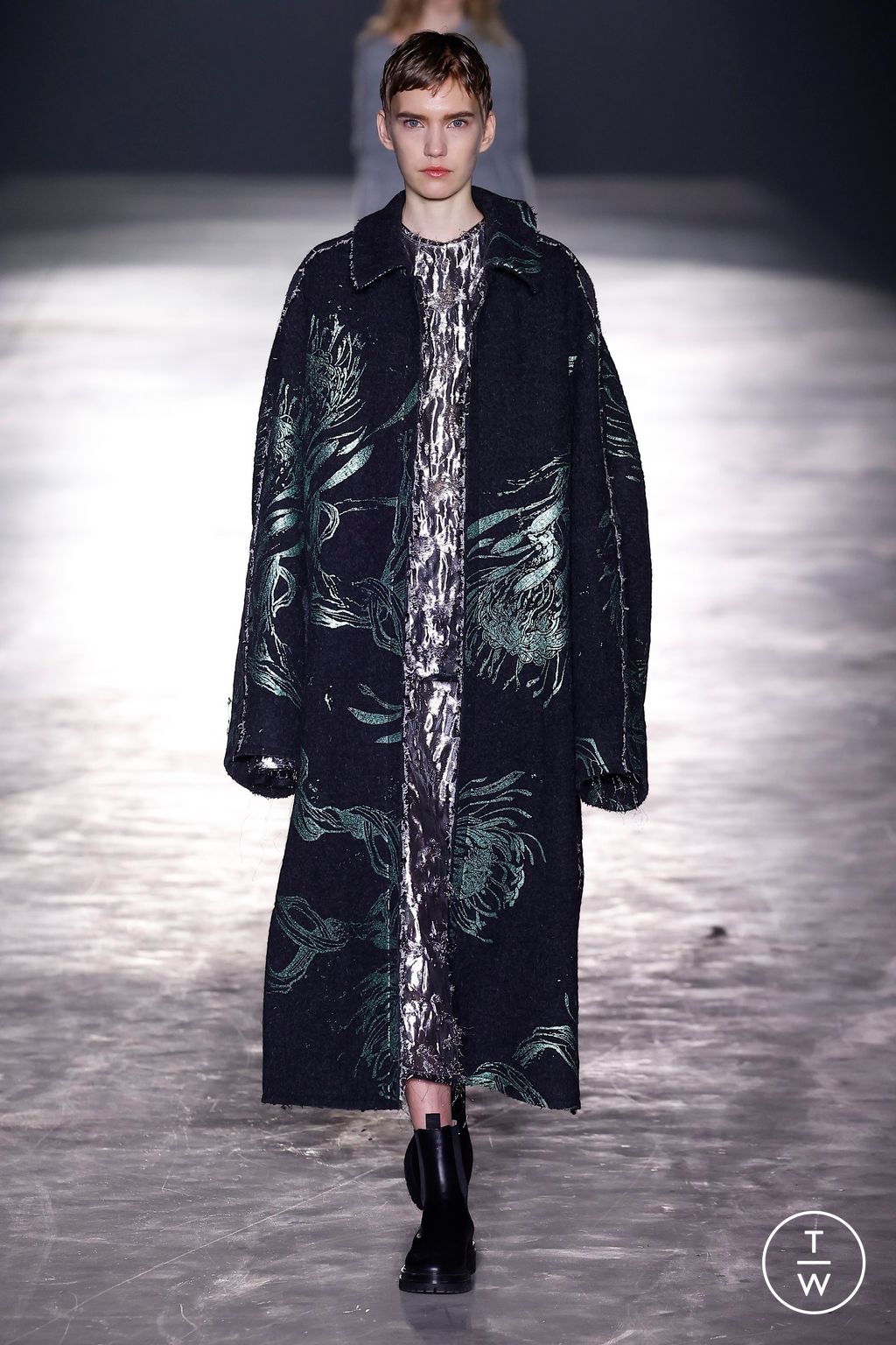 Fashion Week New York Fall/Winter 2024 look 2 from the Jason Wu collection 女装