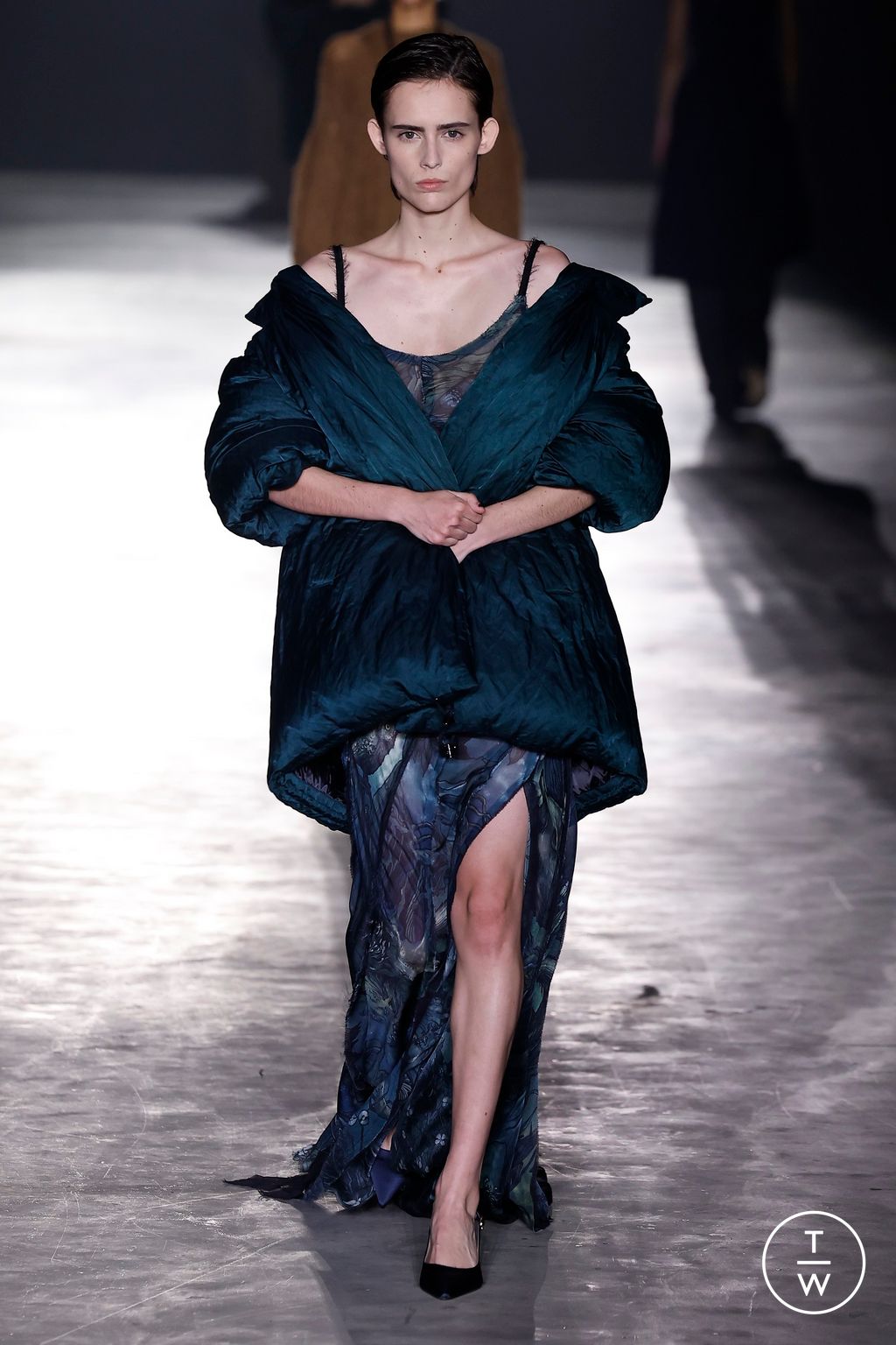 Fashion Week New York Fall/Winter 2024 look 21 de la collection Jason Wu womenswear