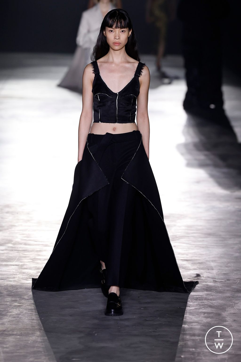 Fashion Week New York Fall/Winter 2024 look 36 from the Jason Wu collection 女装