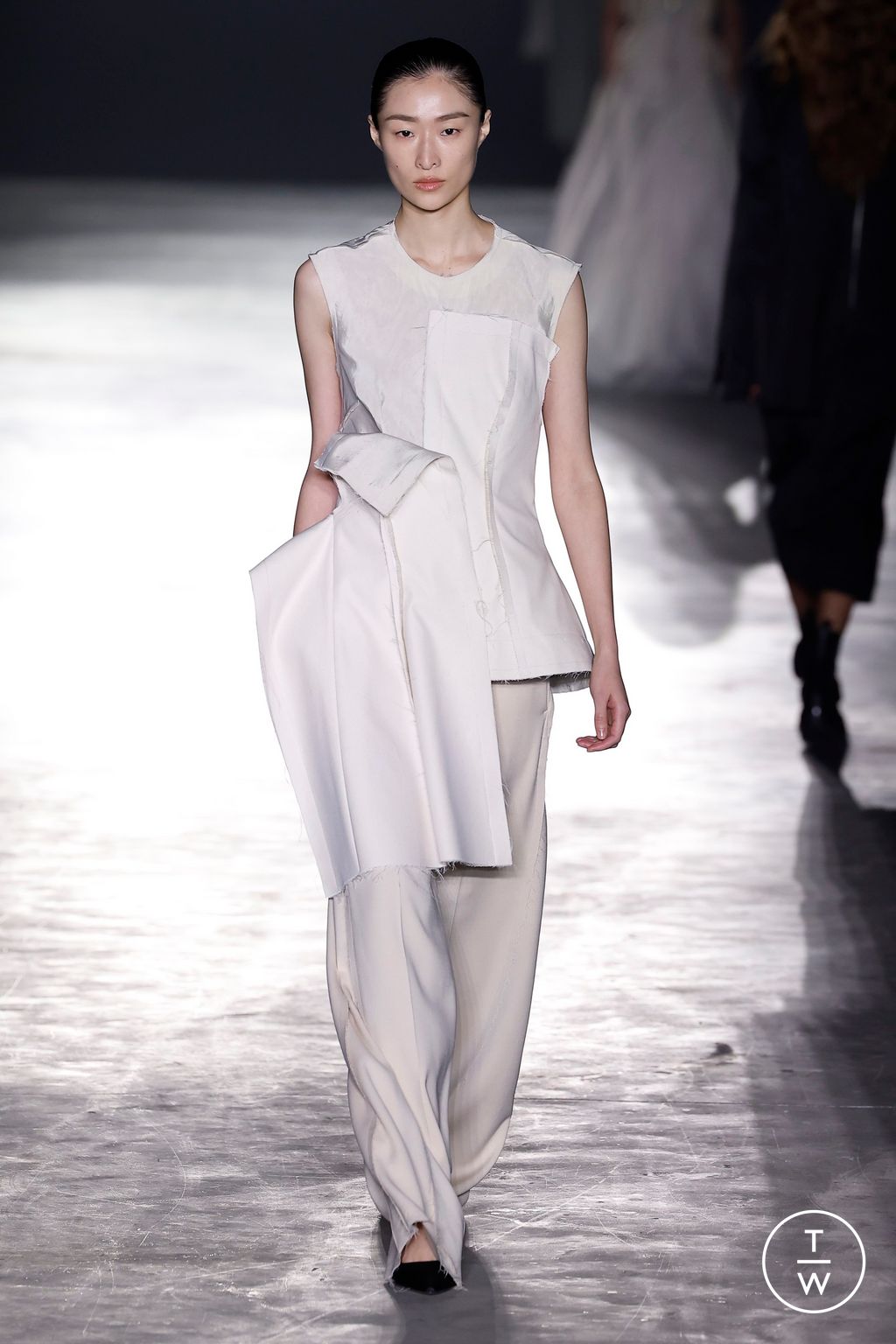 Fashion Week New York Fall/Winter 2024 look 41 de la collection Jason Wu womenswear