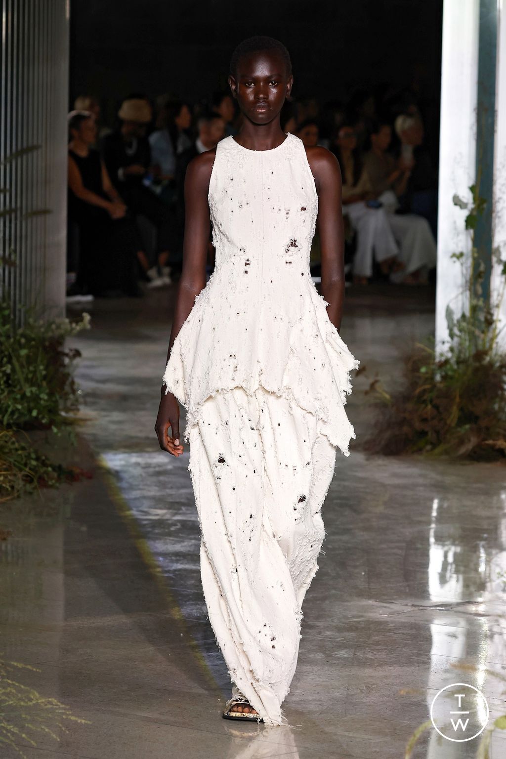 Fashion Week New York Spring/Summer 2024 look 2 de la collection Jason Wu womenswear