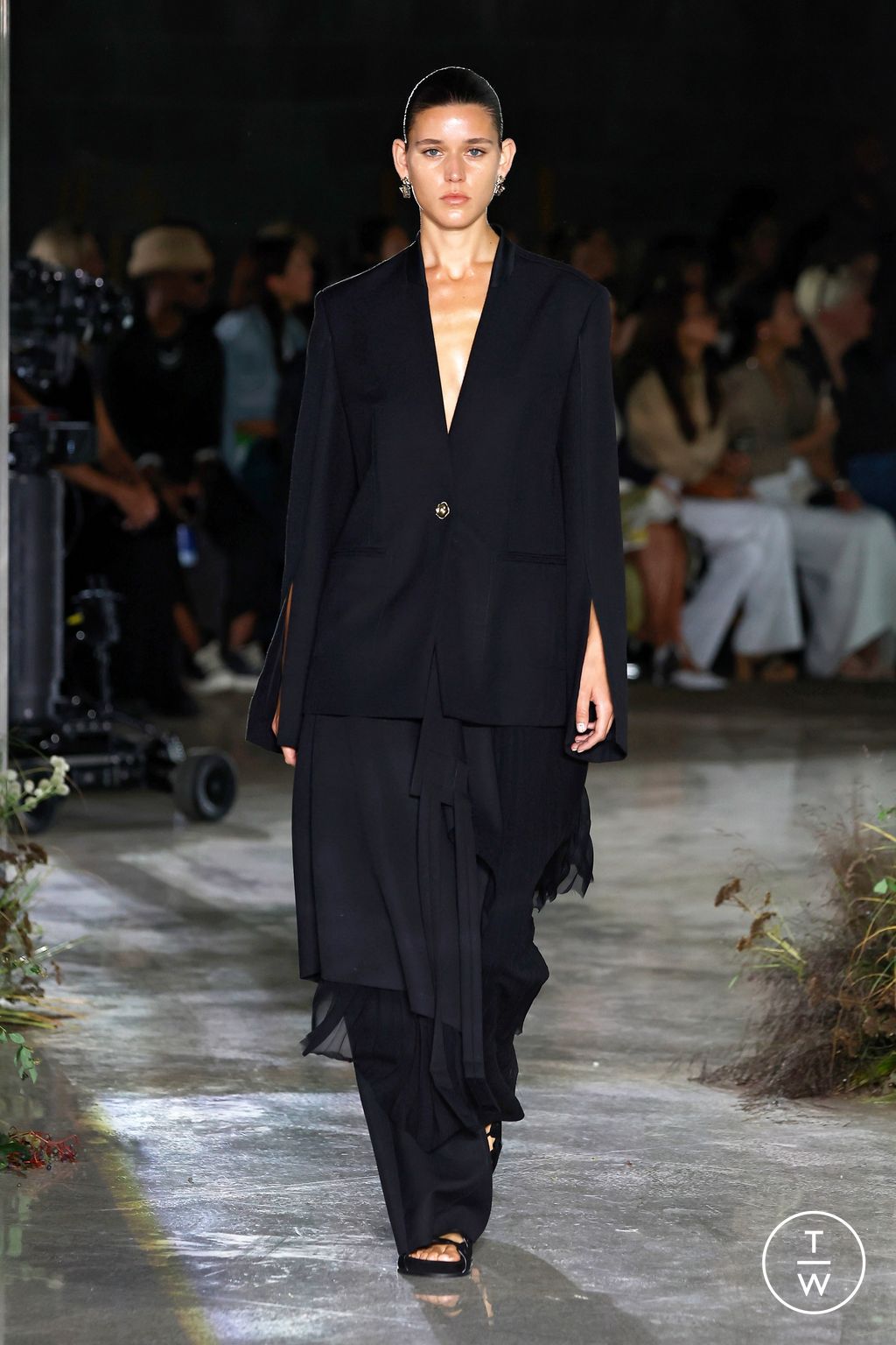 Fashion Week New York Spring/Summer 2024 look 32 from the Jason Wu collection womenswear