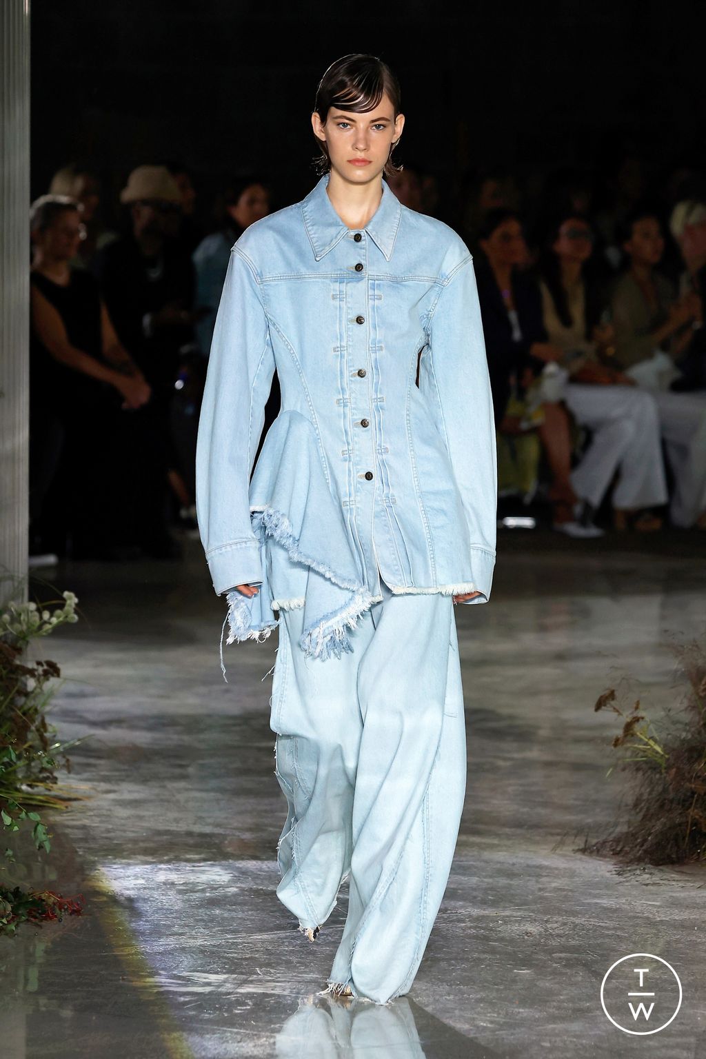 Fashion Week New York Spring/Summer 2024 look 40 de la collection Jason Wu womenswear