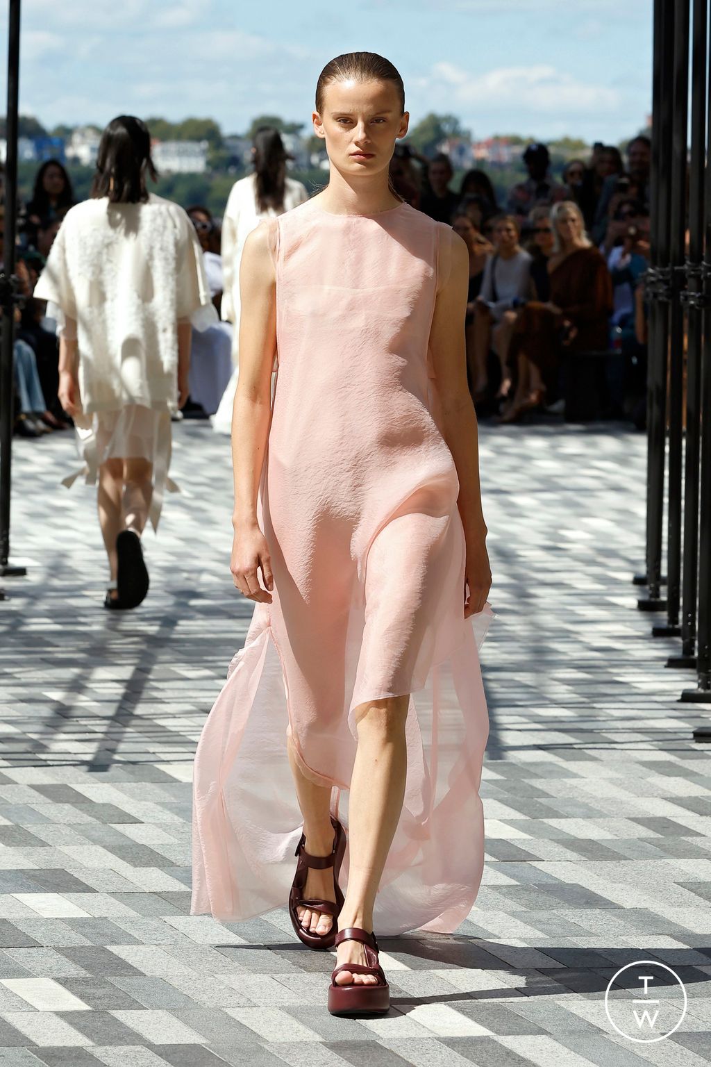 Fashion Week New York Spring/Summer 2025 look 10 from the Jason Wu collection 女装