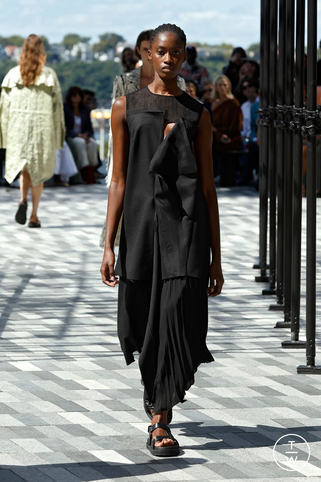 Fashion Week New York Spring-Summer 2025 look 27 from the Jason Wu collection womenswear