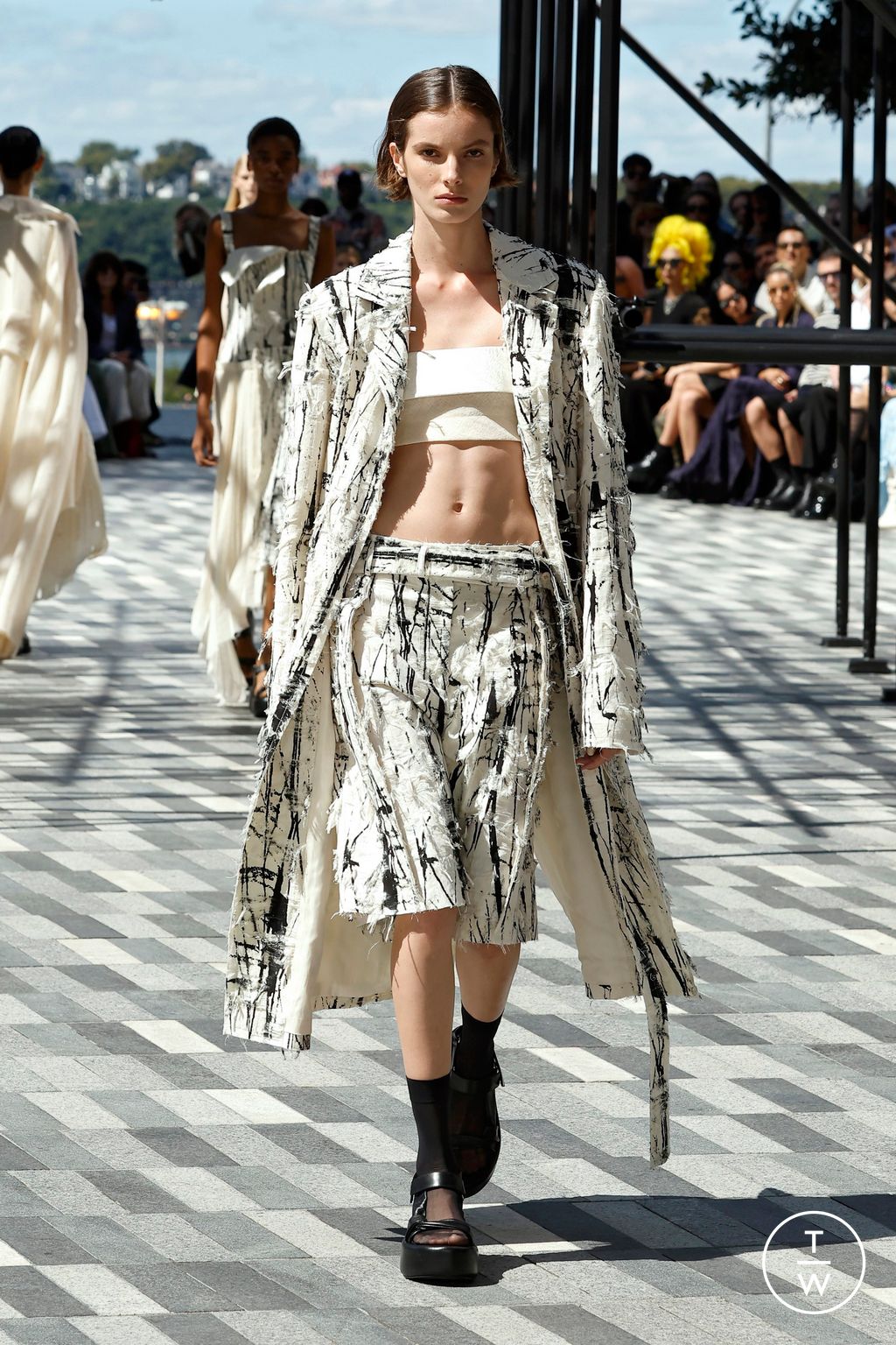 Jason Wu SS25 womenswear #28 - Tagwalk: The Fashion Search