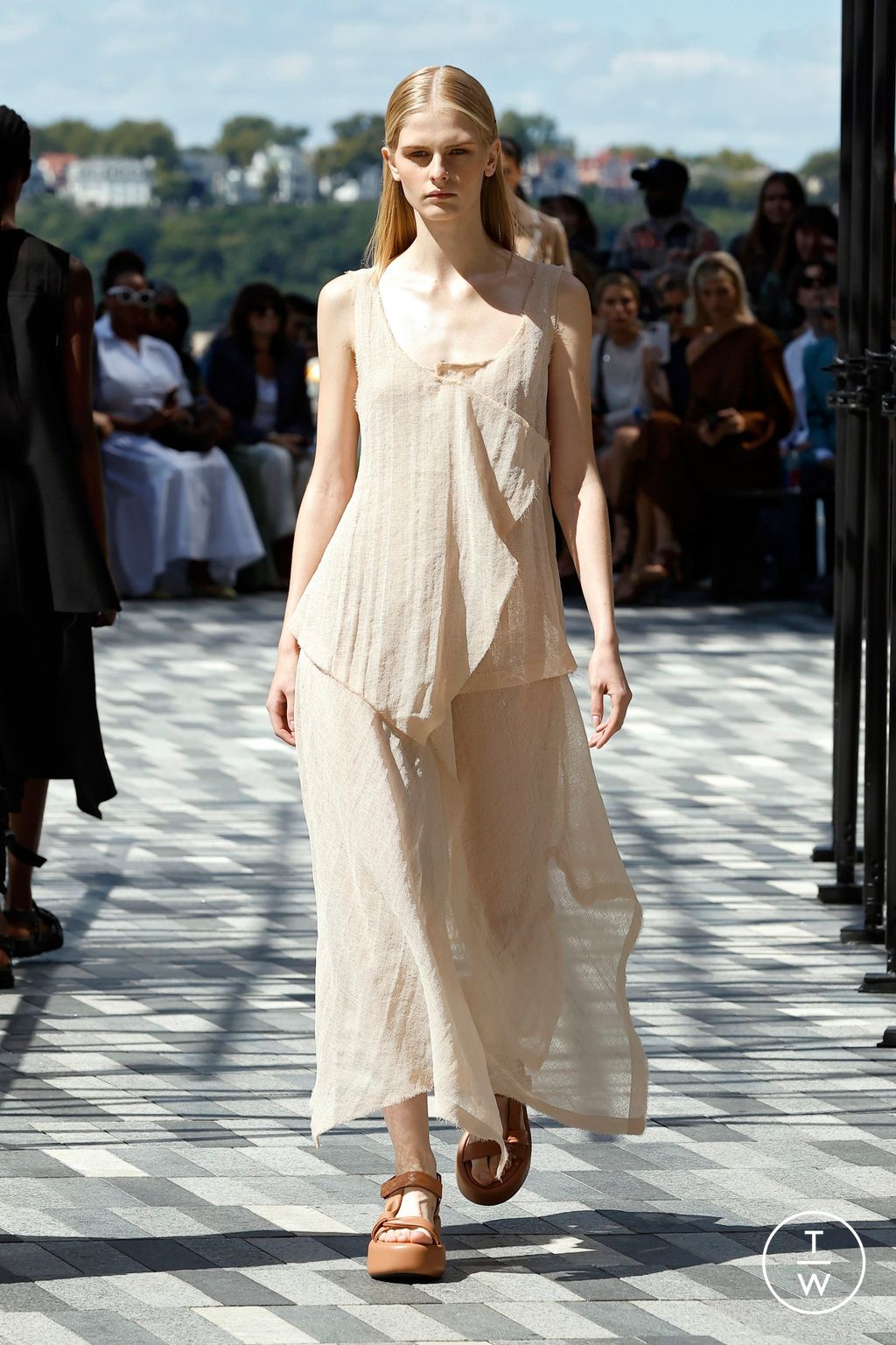 Fashion Week New York Spring/Summer 2025 look 30 from the Jason Wu collection 女装