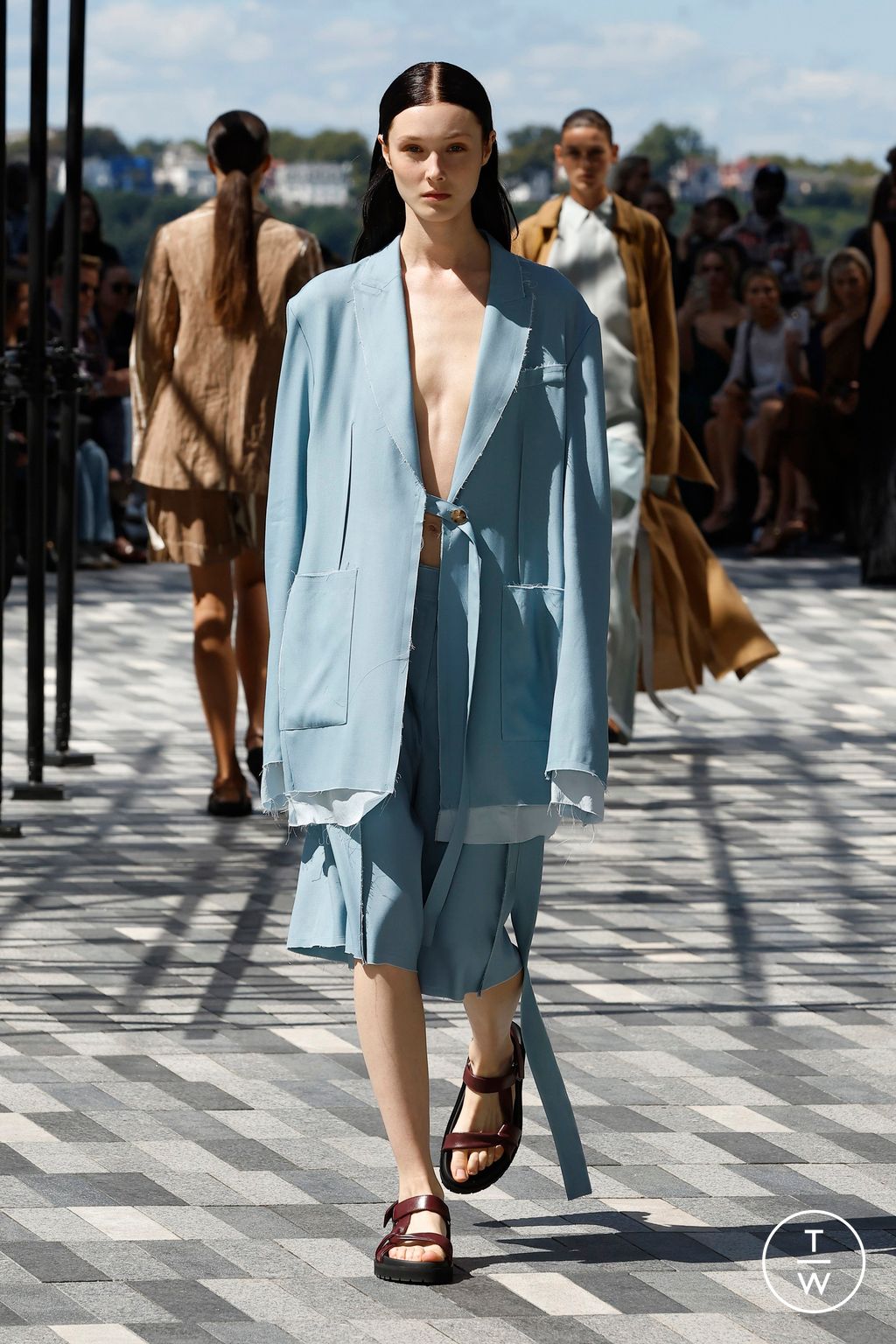 Fashion Week New York Spring/Summer 2025 look 33 from the Jason Wu collection 女装